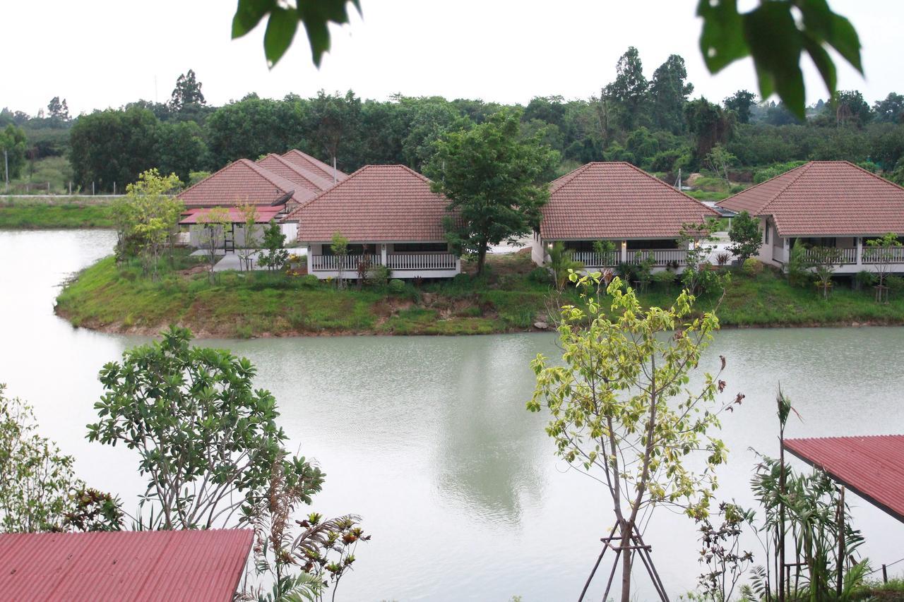 Pirom Lake And Resort Si Maha Phot Eksteriør billede