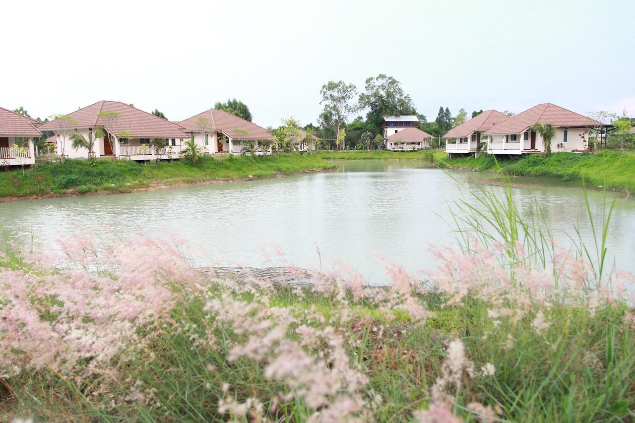 Pirom Lake And Resort Si Maha Phot Eksteriør billede